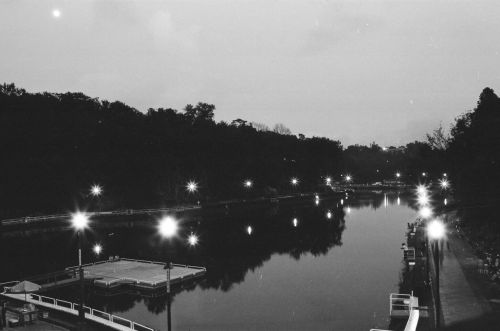 Fotografia de Jes�s Pineda - Galeria Fotografica: Principios de Blanco y Negro - Foto: luna