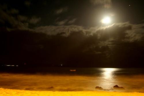 Fotografia de Claudio Seplveda A. - Galeria Fotografica: paisajes nocturno - Foto: playa mar y luna 2