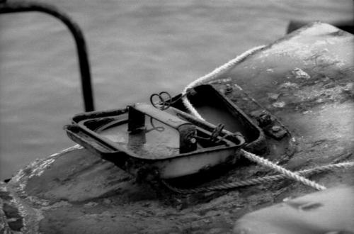 Fotografia de Claudio Seplveda A. - Galeria Fotografica: requiem de un barco - Foto: escotilla