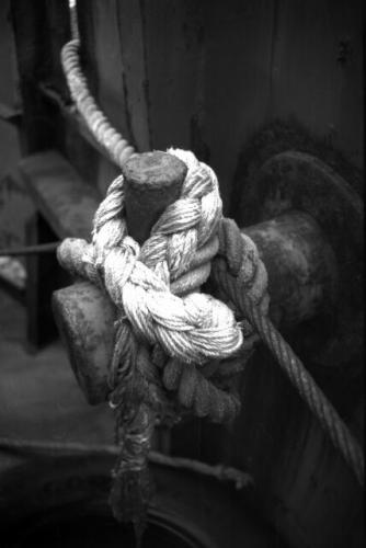 Fotografia de Claudio Seplveda A. - Galeria Fotografica: requiem de un barco - Foto: amarra