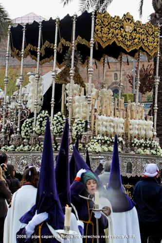 Fotografia de pipe caparros - Galeria Fotografica: Semana Santa de Linares 2006 - Foto: Amanece
