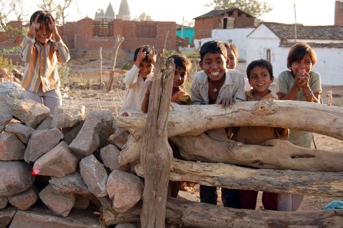 Fotografia de mmviatges - Galeria Fotografica: Les mirades de Shiva - Foto: 		jugant a ser vaques						