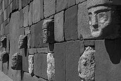 Fotografia de mane - Galeria Fotografica: Tihawanaco - Foto: Rostros que adornan el templo