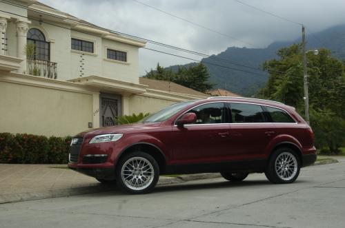 Fotografia de Diario La Prensa - Galeria Fotografica: Mis trabajos especiales - Foto: 		Camioneta Audi						