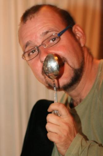 Fotografia de Ergyry - Galeria Fotografica: Gente - Foto: A comer