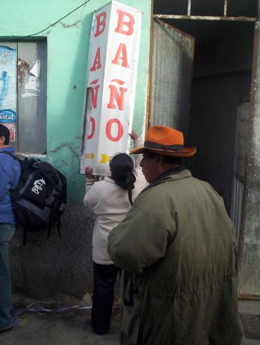 Fotografia de cecilia - Galeria Fotografica: jujuy-bolivia - Foto: el ba�o publico