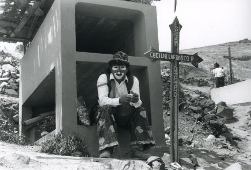 Fotografia de Mario Coln - Galeria Fotografica: Miscelanea Personal - Foto: No es en serio, cementerio 4