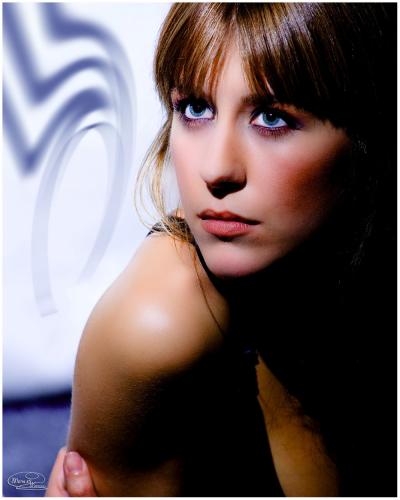 Fotografia de Susana B. Rold�n - Galeria Fotografica: Books - Foto: 		Elena														