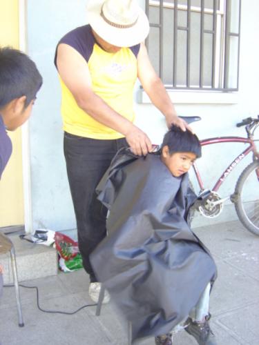 Fotografia de  - Galeria Fotografica: MANO  A  MANO ... - Foto: Peluqueria