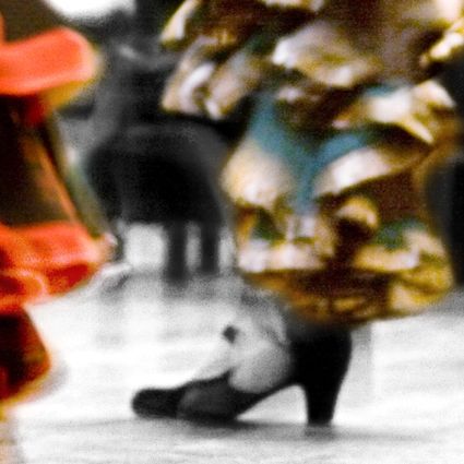 Fotografia de Mika de la Cruz - Galeria Fotografica: movimiento flamenco - Foto: Rojos, verdes, dorados y negros