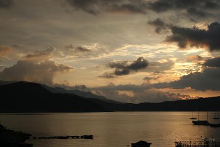 Fotografia de Phantom of the photo - Galeria Fotografica: Paisajes - Foto: Valle de Bravo, Mx.