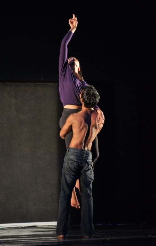 Fotografia de MEDELIEV - Galeria Fotografica: TEATRO COMPOSICIONES - Foto: Mirada al cielo