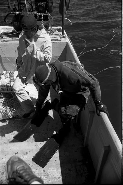 Fotografia de Joseba A. Bontigui - Galeria Fotografica: Marisqueros artesanales - Foto: ltimos preparativos