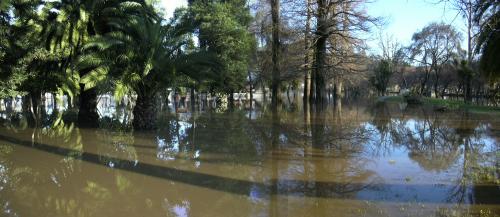 Fotografia de Psicofotografia - Galeria Fotografica: Inundaciones 2006 Concepcin - Foto: Universidad del Bio bio 2