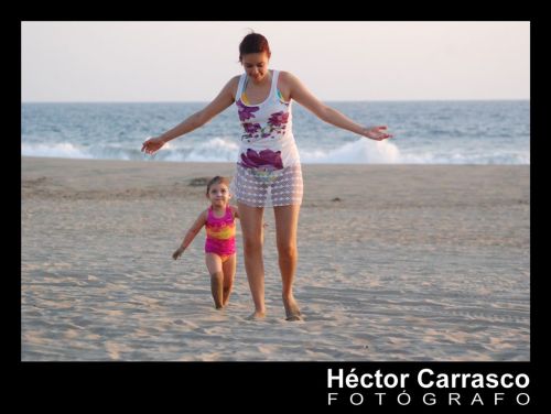 Fotografia de HECTOR CARRASCO - Galeria Fotografica: Bebs - Foto: Sobre tus pasos