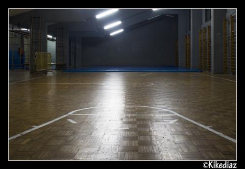 Fotografia de Enrique Diaz - Galeria Fotografica: Polideportivo Antonio Magarios - Foto: Cancha del gimnasio