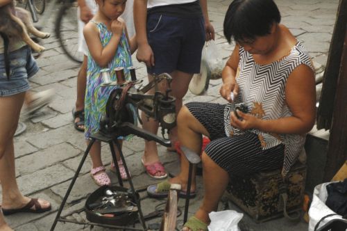 Fotografia de Nikonoclasta - Galeria Fotografica: Oficios - Foto: Zapatera 