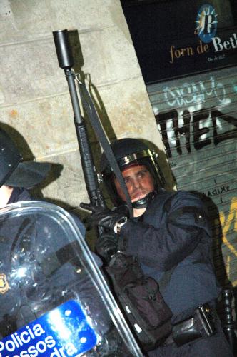 Fotografia de Jordi Sabater - Galeria Fotografica: macrobotellon barcelona - Foto: carguen