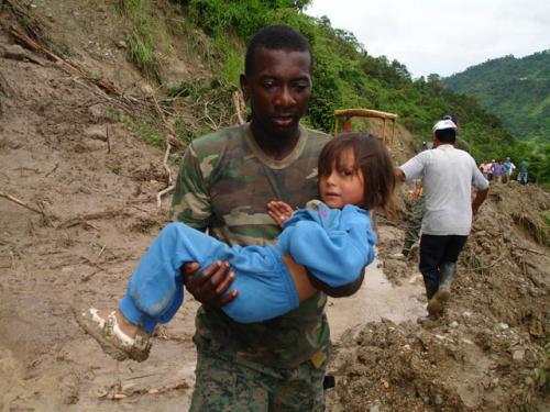Fotografia de Foto Guaman - Galeria Fotografica: periodismo - Foto: Soldado ecuatoriano