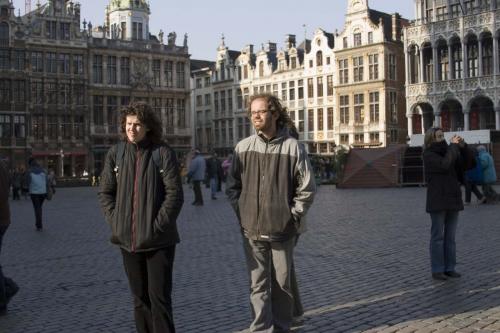 Fotografia de  - Galeria Fotografica: Brusel.les - Foto: dos amb fred i la fotografa