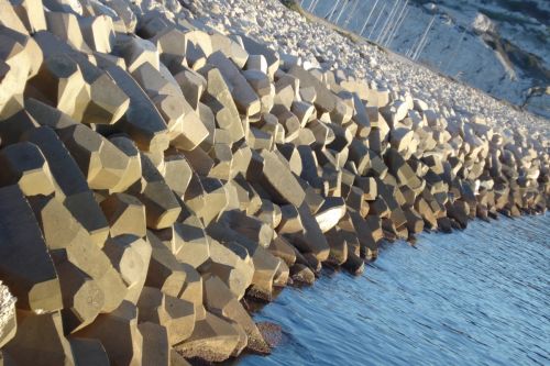 Fotografia de ninguno - Galeria Fotografica: Lumire obcure et claire - Foto: Piedra artificial ?