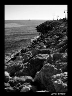 Fotografia de molder - Galeria Fotografica: el mar en b/l - Foto: camino de rocas