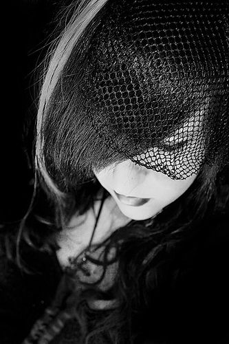Fotografia de Ana M (miss cheshire) - Galeria Fotografica: Fashion shoots - Foto: Gothic selfportrait