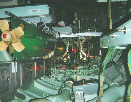 Fotografia de Ricardo G. Silveira - Galeria Fotografica: Viajes - Foto: Sala de torpedos de un submarino nuclear