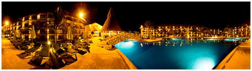 Fotografia de Carlos Porras - Galeria Fotografica: Caribe 360 - Foto: Piscina de noche