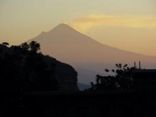 Fotografia de OscarCalderon - Galeria Fotografica: El monte - Foto: Popo desde Tlayacapan