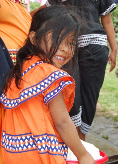 Fotografia de emily gritus farrar - Galeria Fotografica: the art of the ngabe bugle  - Foto: 