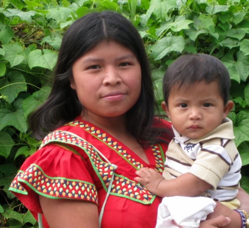 Fotografia de emily gritus farrar - Galeria Fotografica: the art of the ngabe bugle  - Foto: 