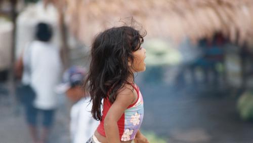 Fotografia de jason Acero - Galeria Fotografica: Nios Amazonicos. - Foto: Corriendo