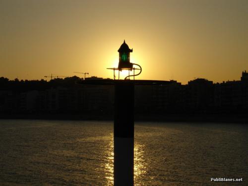 Fotografia de J.Carmona - Galeria Fotografica: La Costa Brava - Foto: Anochece en el puerto