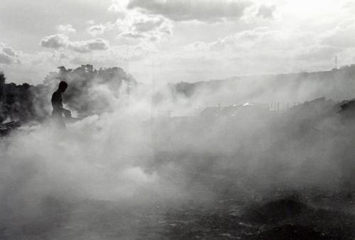 Fotografia de Paulo Rezende - Galeria Fotografica: Entre o Cu e a Terra - Foto: Carvoaria - Sacramento-Brasil