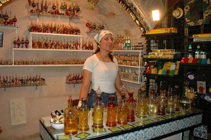 Fotografia de S.Aznar fotografo - Galeria Fotografica: Tnez color y sabor - Foto: Perfumes