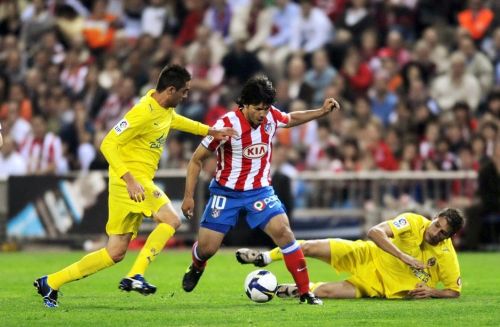 Fotografia de PhotosGeni - Galeria Fotografica: Atletico de Madrid-Villarreal 15-3-2009 - Foto: Kun Aguero