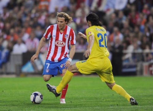 Fotografia de PhotosGeni - Galeria Fotografica: Atletico de Madrid-Villarreal 15-3-2009 - Foto: Forlan