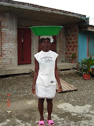 Fotografia de Eva Maria - Galeria Fotografica: Un mundo por cambiar - Foto: Vendedora de pescado - Buenaventura Colombia