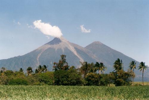 Fotografia de Javier De Len - Galeria Fotografica: Ac hay una muestra de diferentes tipos de fotografas que he hecho... - Foto: Volcn desde Autopista Paln, Escuintla