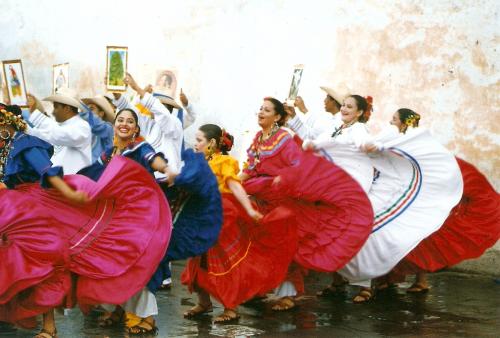 Fotografia de Javier De Len - Galeria Fotografica: Ac hay una muestra de diferentes tipos de fotografas que he hecho... - Foto: Bailes folcklricos de Honduras, Feria de Antigua