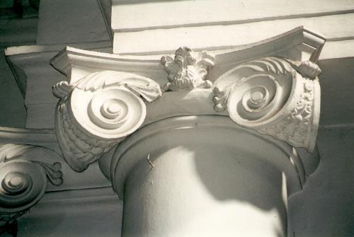 Fotografia de Javier De Len - Galeria Fotografica: Ac hay una muestra de diferentes tipos de fotografas que he hecho... - Foto: Capital de una columna de una Iglesia