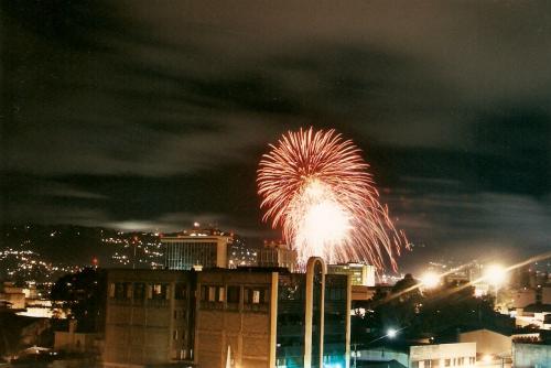 Fotografia de Javier De Len - Galeria Fotografica: Ac hay una muestra de diferentes tipos de fotografas que he hecho... - Foto: Juegos pirotcnicos, Ciudad de Guatemala