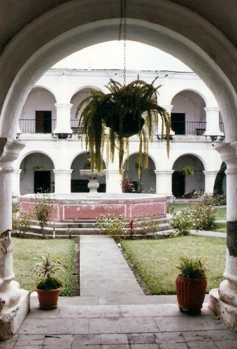 Fotografia de Javier De Len - Galeria Fotografica: Aspectos arquitectnicos - Foto: Convento de Escuela de Cristo, Antigua Guatemala