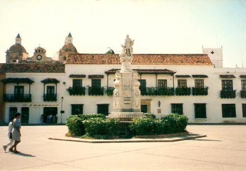 Fotografia de Javier De Len - Galeria Fotografica: Aspectos arquitectnicos - Foto: Plaza Coln, Cartagena de Indias, Colombia