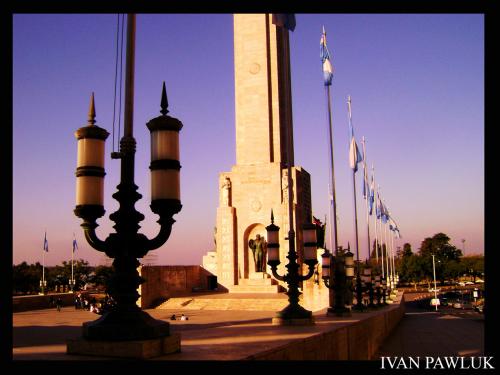 Fotografia de Ivan Pawluk - Galeria Fotografica: FOTOARTISS - Foto: MONUMENTO A LA BANDERA ARGENTINA
