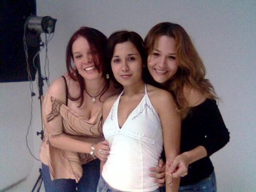 Fotografia de Ray Falconi - Galeria Fotografica: Rostros de amigas - Foto: Ivette, sol, karina