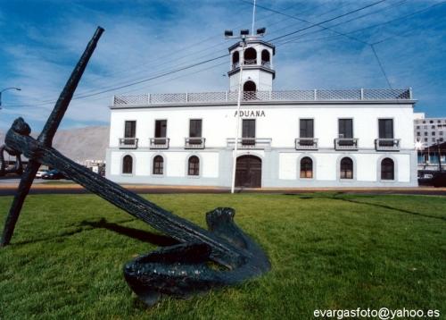 Fotos mas valoradas » Foto de Artes Visuales - Galería: Paisajes del Norte de Chile - Fotografía: Aduana de Iquique