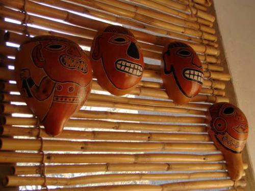 Fotografia de Marco Meja - Galeria Fotografica: Objetos - Foto: Mascaras