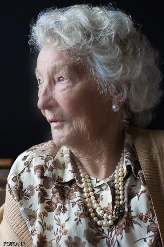 Fotografia de Estudio de Fotograf�a NF - Galeria Fotografica: Estudio de Fotograf�a NF - Foto: Retrato de Do�a Pilar